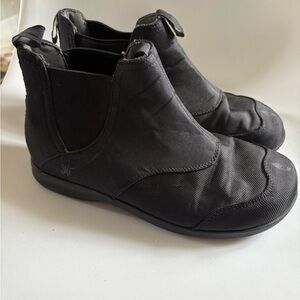 SOLE men’s barefoot nylon wide style ankle boot black size 9